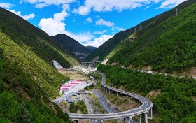 中交路建四川G318線提質改造工程機電專案順利完工